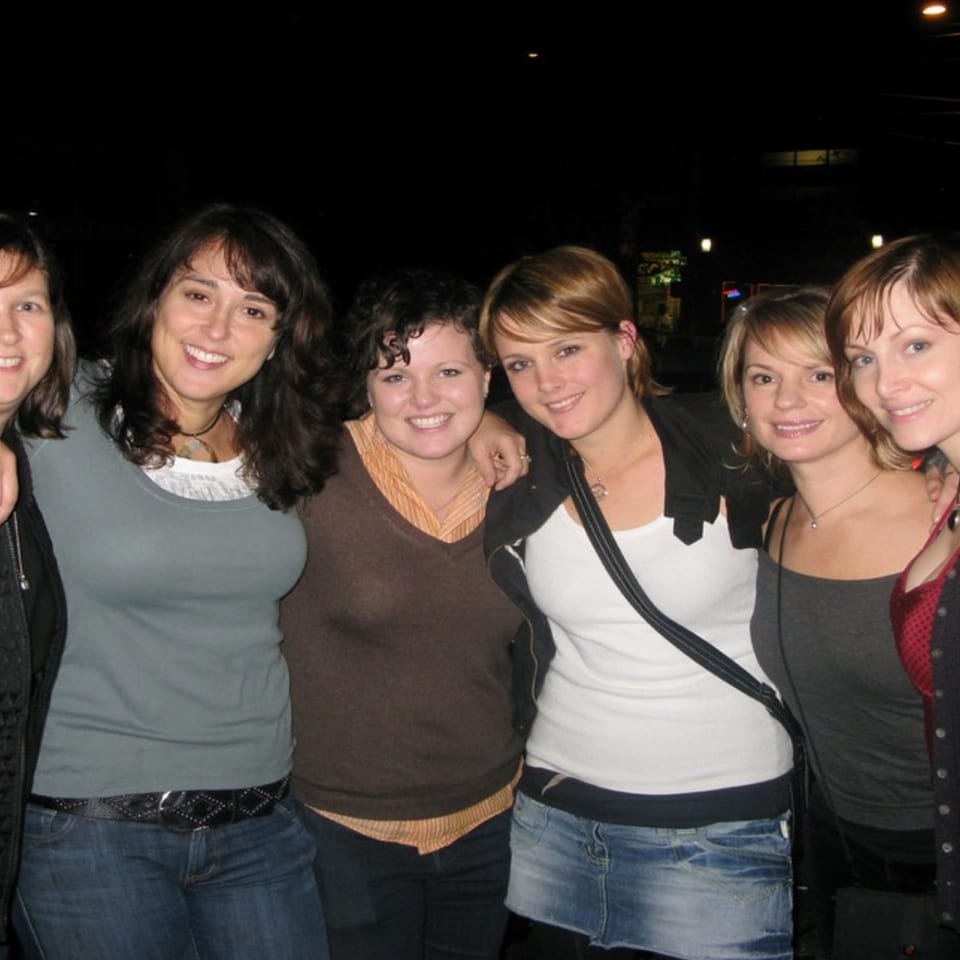 Friday Night Ladies Night, 8-11 pm